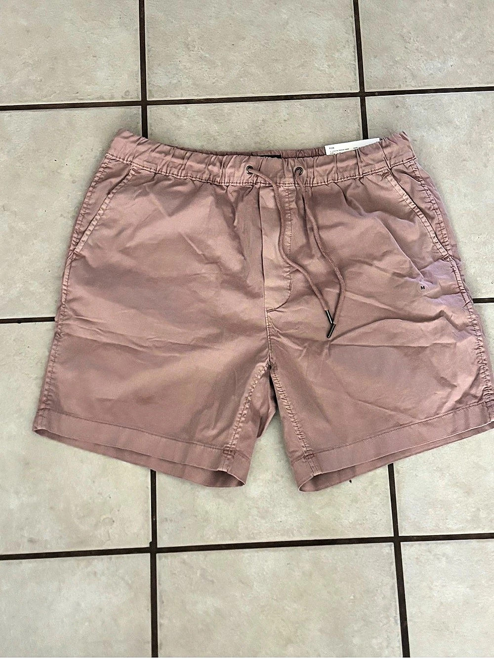 American Eagle 7" Live'd-In Trekker Short in Pink Medium